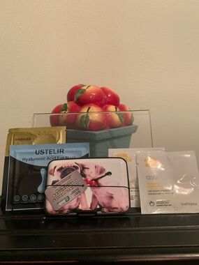NWT card holder & eye masks (2 pieces)